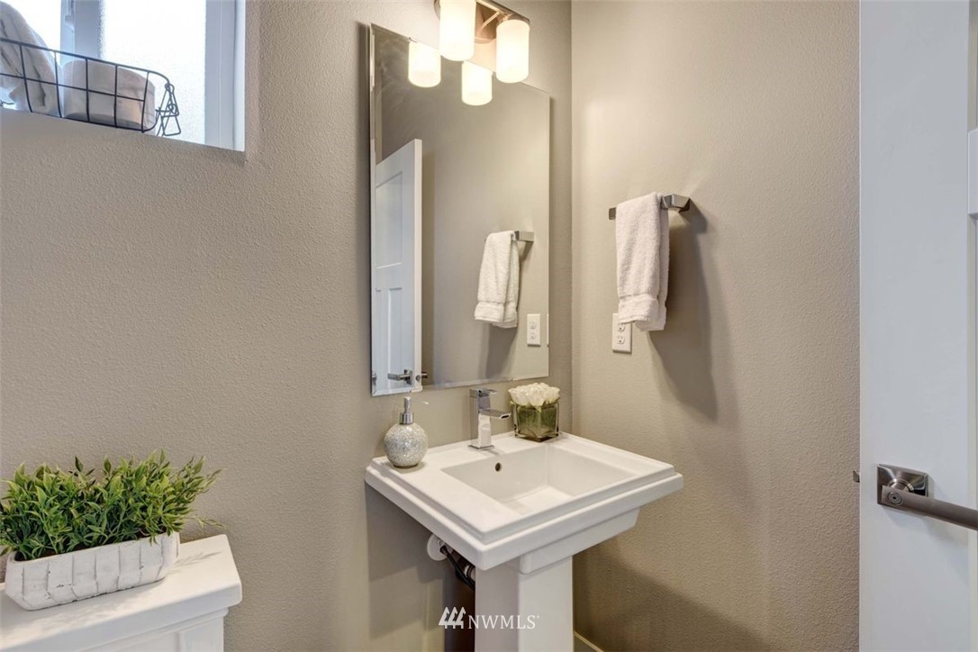8831 Northeast 202nd Place Bothell, WA 98011 - Photo 11 of 25 Gallery Image 11