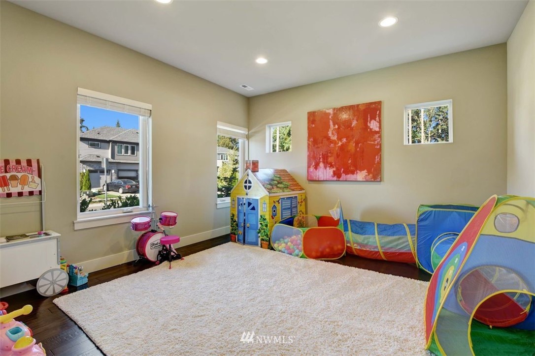 8831 Northeast 202nd Place Bothell, WA 98011 - Photo 12 of 25 Gallery Image 12