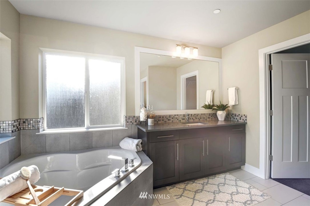 8831 Northeast 202nd Place Bothell, WA 98011 - Photo 16 of 25 Gallery Image 16