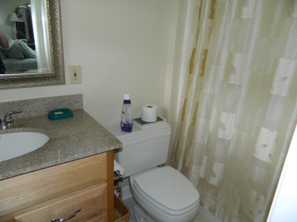 2132 Heatherly Road Kingsport, TN 37660 - Photo 14 of 32 Master Bath