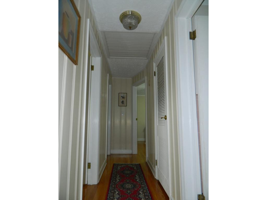 2132 Heatherly Road Kingsport, TN 37660 - Photo 17 of 32 Upper Hall