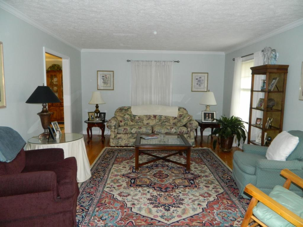 2132 Heatherly Road Kingsport, TN 37660 - Photo 3 of 32 Another View of Living Room