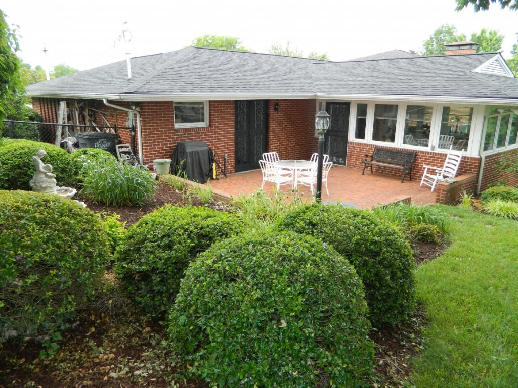 2132 Heatherly Road Kingsport, TN 37660 - Photo 31 of 32 Rear View