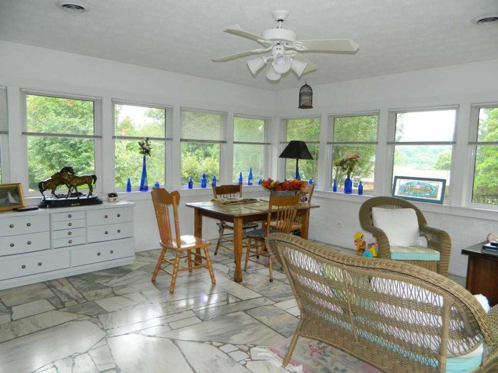 2132 Heatherly Road Kingsport, TN 37660 - Photo 9 of 32 Sunroom