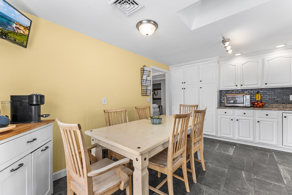 20 Edith Road Weymouth, MA 02189 - Photo 5 of 36