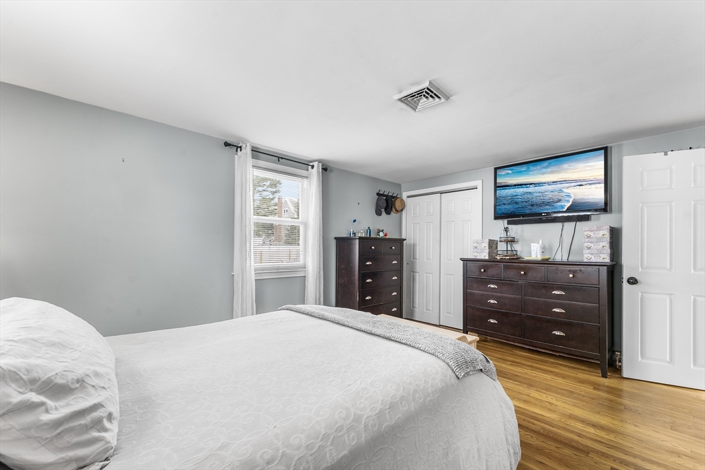 20 Edith Road Weymouth, MA 02189 - Photo 7 of 36