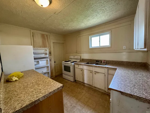 $49,900 | 313 East South B Street, Gas City, IN 46933