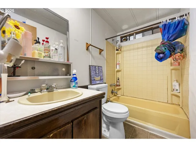 $239,000 | 90 Darrell Avenue, Winston, OR 97496