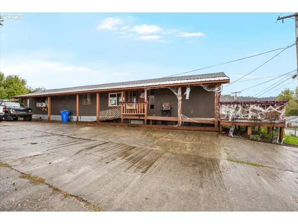 $229,000 | 90 Darrell Avenue, Winston, OR 97496