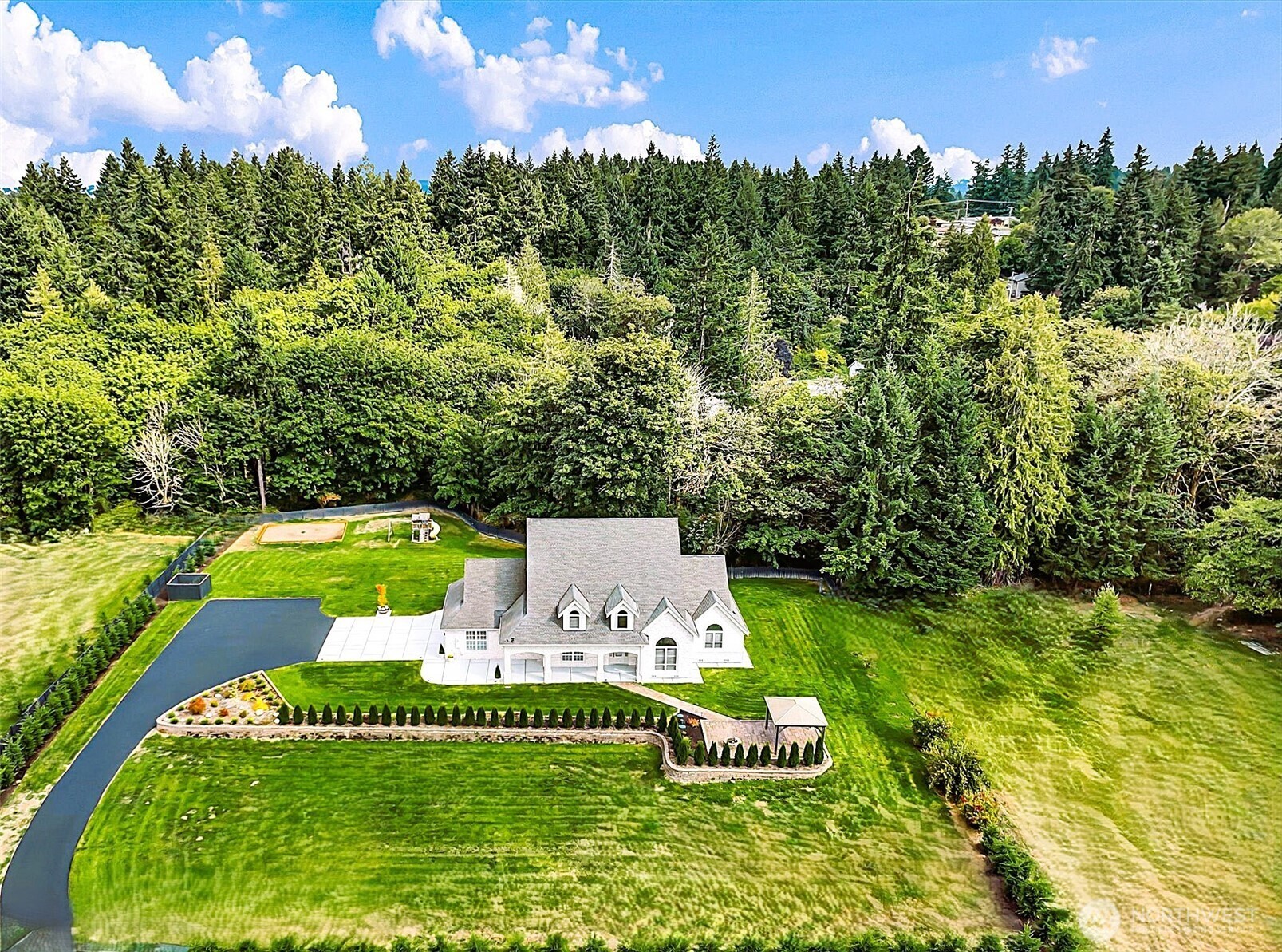 5507 Waller Road East Tacoma, WA 98443 - Photo 3 of 40 Gallery Image 3