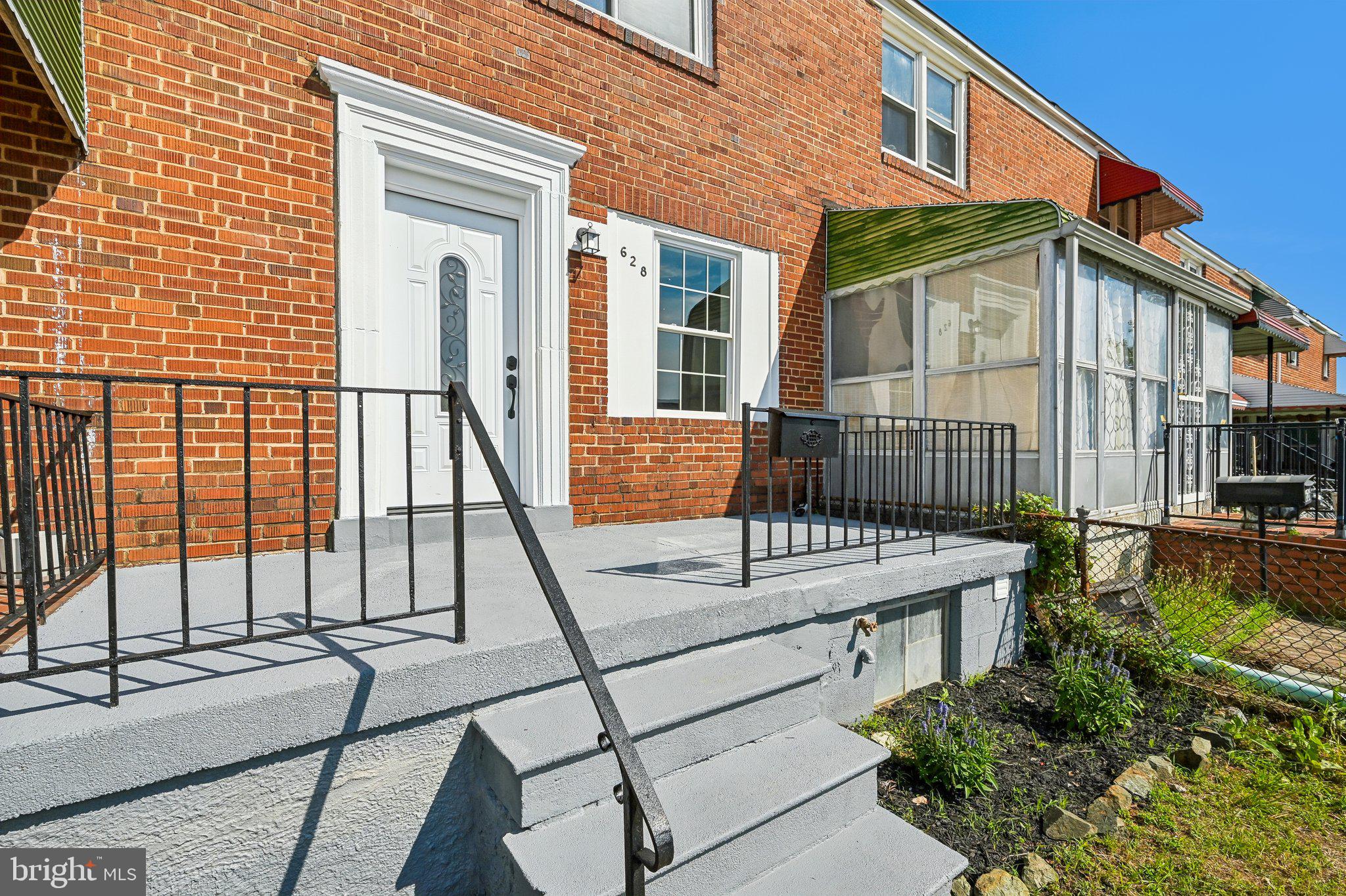 628 Roundview Road Baltimore, MD 21225 - Photo 2 of 43
