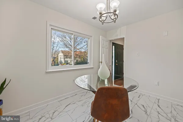 a view of livingroom with furniture