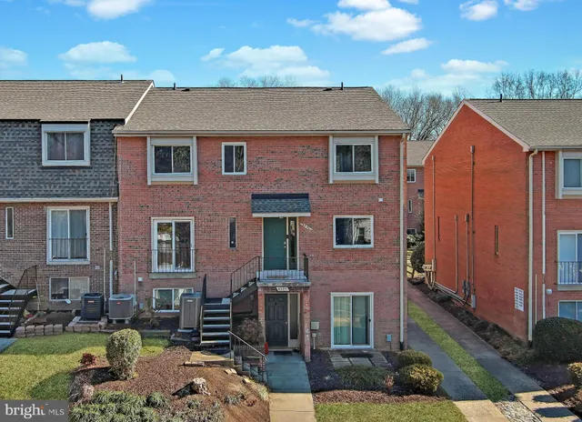 $399,900 | 4599 Logsdon Drive, Unit 37, Annandale, VA 22003