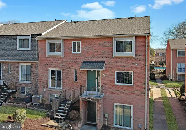 $399,900 | 4599 Logsdon Drive, Unit 37, Annandale, VA 22003