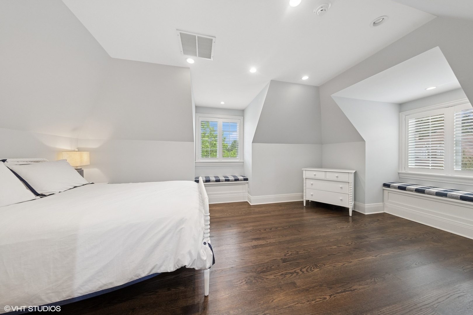 6 Tartan Ridge Road Burr Ridge, IL 60527 - Photo 24 of 41 a spacious bedroom with a bed a couch and a large window