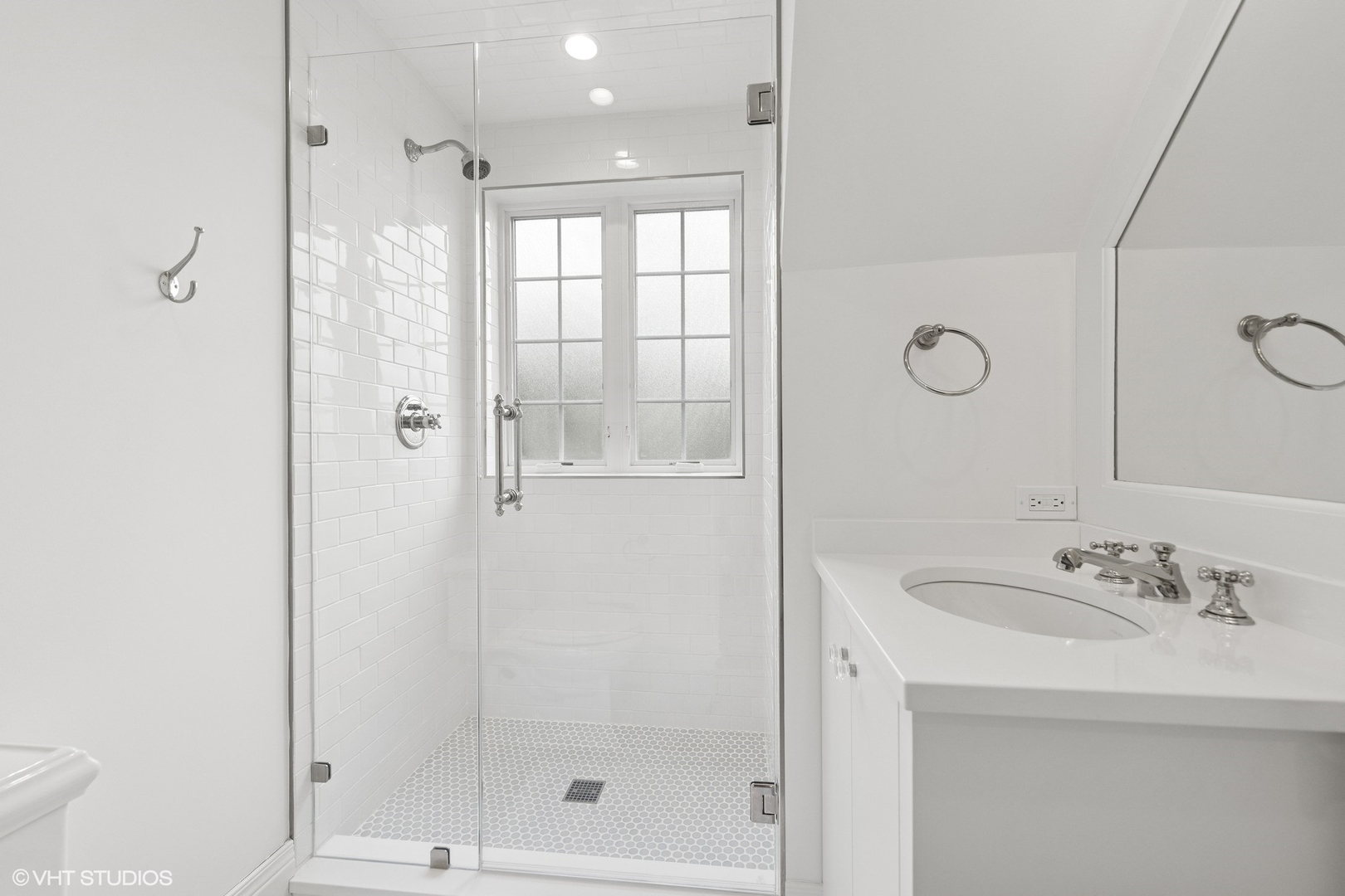 6 Tartan Ridge Road Burr Ridge, IL 60527 - Photo 25 of 41 a bathroom with a shower and a sink