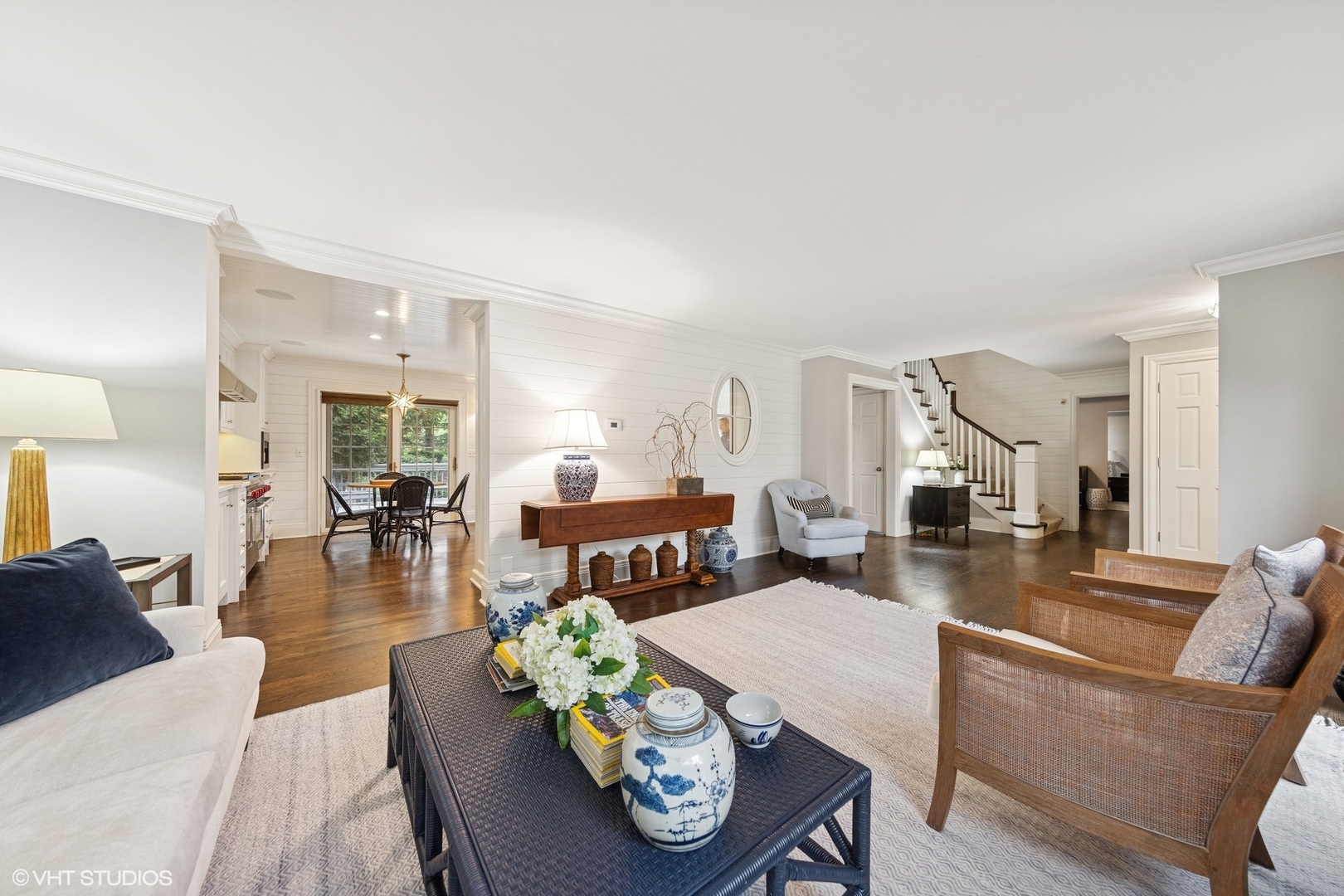 6 Tartan Ridge Road Burr Ridge, IL 60527 - Photo 5 of 41 a living room with furniture and wooden floor