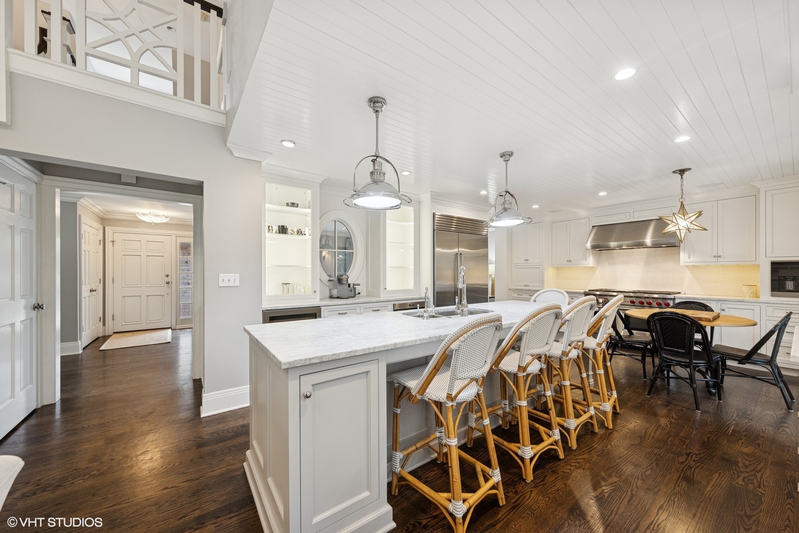 6 Tartan Ridge Road Burr Ridge, IL 60527 - Photo 9 of 41 a large kitchen with a table and chairs