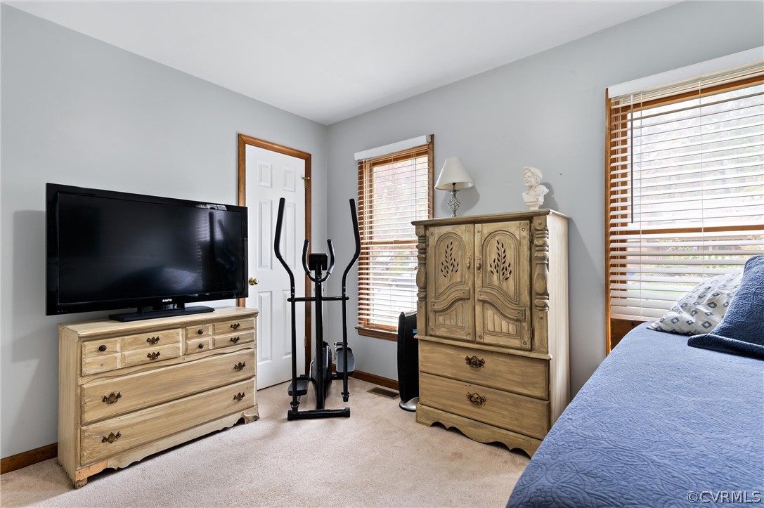 2631 Colgrave Road Midlothian, VA 23112 - Photo 20 of 23 a living room with furniture and flat screen tv