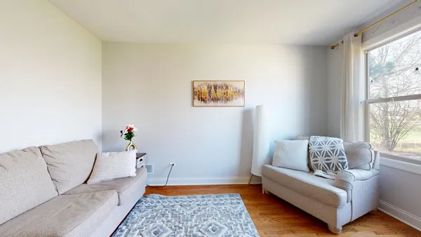 $5,500 | 331 Mary Belle Circle, Buffalo Grove, IL 60089