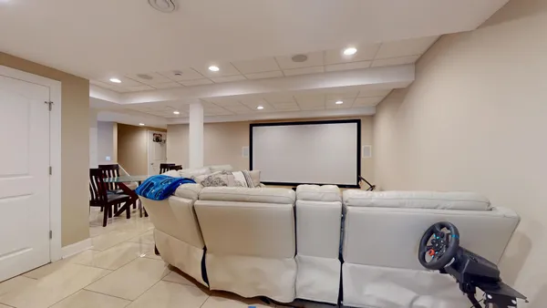 $5,500 | 331 Mary Belle Circle, Buffalo Grove, IL 60089