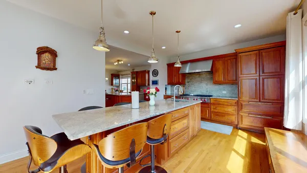 $5,500 | 331 Mary Belle Circle, Buffalo Grove, IL 60089