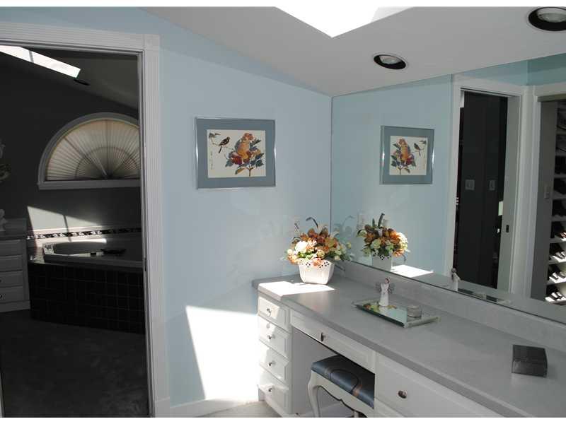 104 Walnut Ridge Drive Pittsburgh, PA 15238 - Photo 17 of 24 Master Bath/Spa.