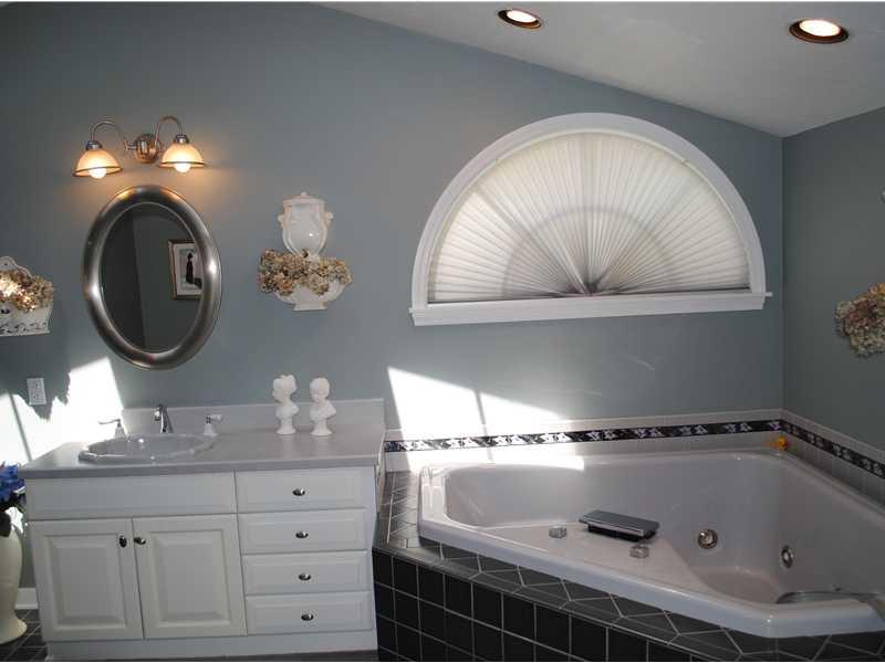 104 Walnut Ridge Drive Pittsburgh, PA 15238 - Photo 18 of 24 Master Bath/Spa.