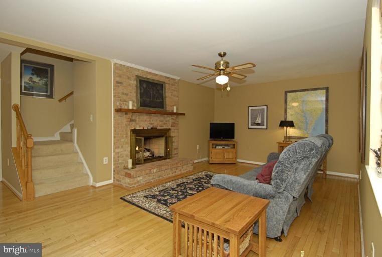10165 Wavell Road Fairfax, VA 22032 - Photo 20 of 30 Family Room