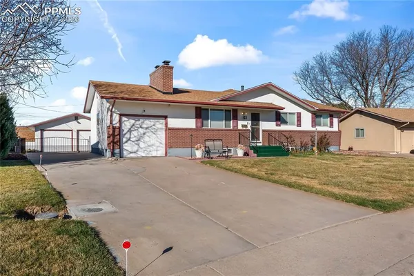 $379,800 | 61 Radcliff Lane, Pueblo, CO 81005