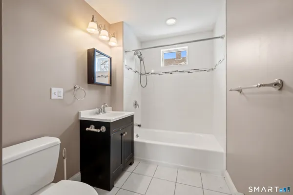 $2,425 | 246 South Orchard Street, Wallingford, CT 06492