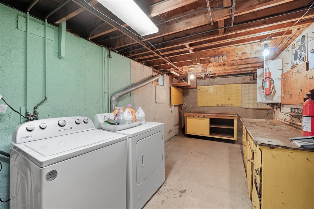 95 Meadowbrook Road Agawam, MA 01001 - Photo 25 of 39 a utility room with dryer and washer