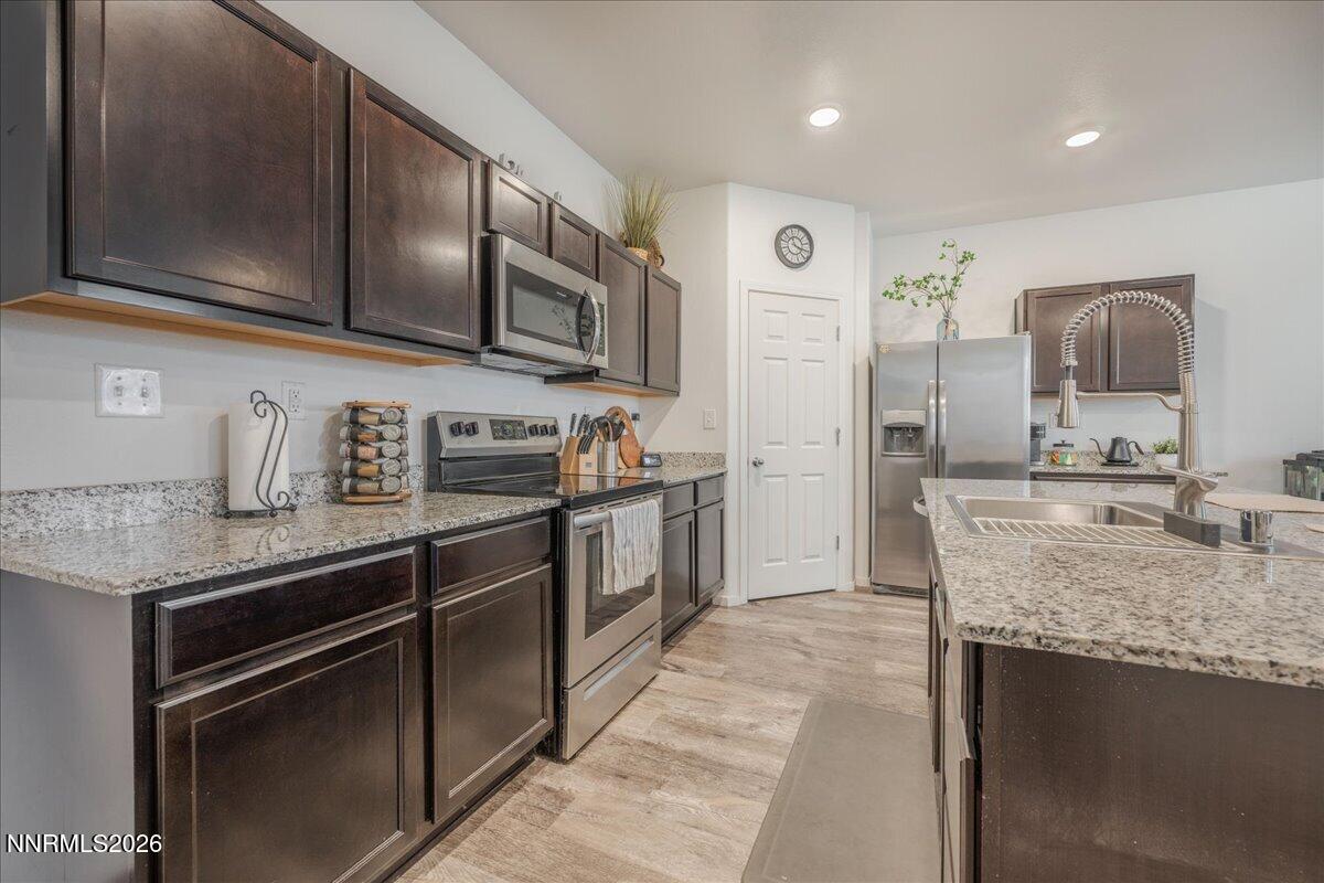 9865 Coastal Fog Drive Reno, NV 89506 - Photo 12 of 28 07-Kitchen 1