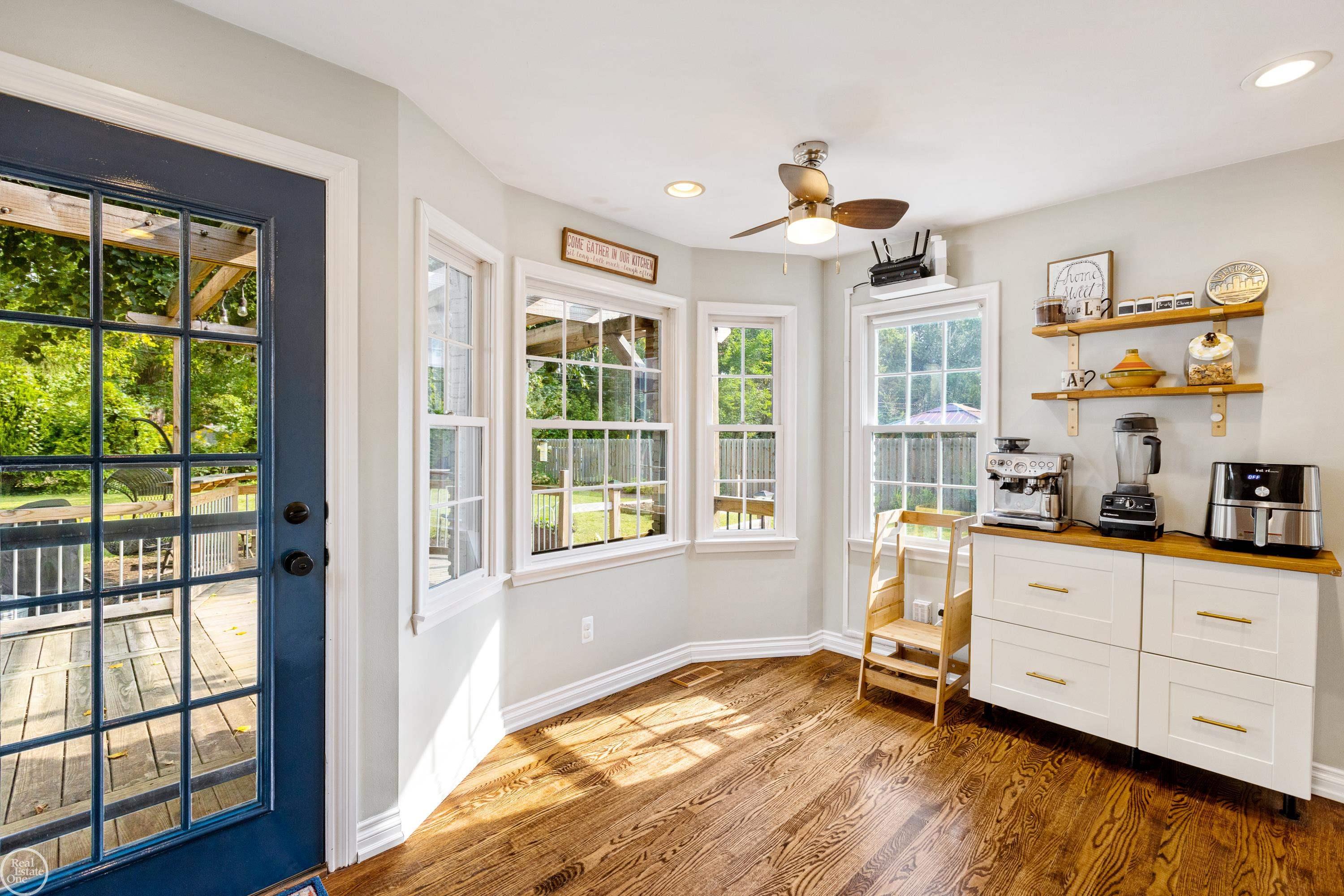 724 Shoreham Road Grosse Pointe, MI 48236 - Photo 25 of 49 50122952-24.JPG