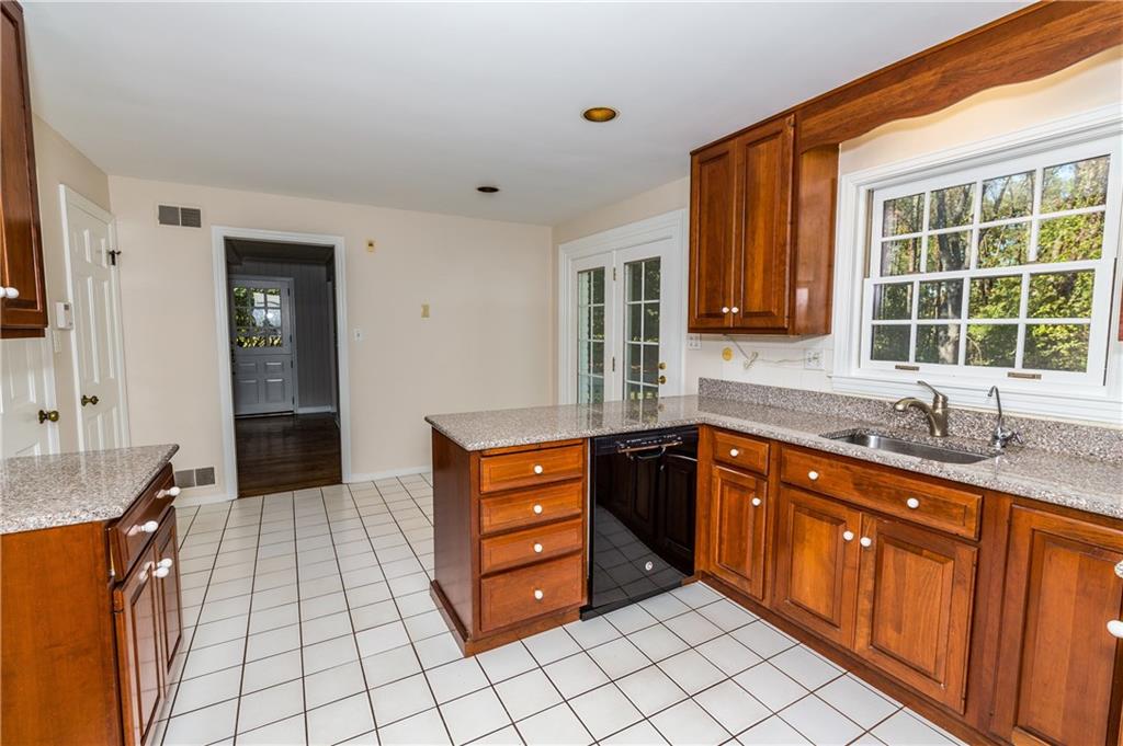 26 Easton Road Pittsburgh, PA 15238 - Photo 6 of 25 Gallery Image 6