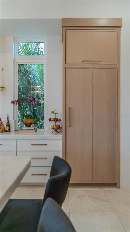 4923 West San Rafael Street Tampa, FL 33629 - Photo 45 of 70 a living room with furniture and a window