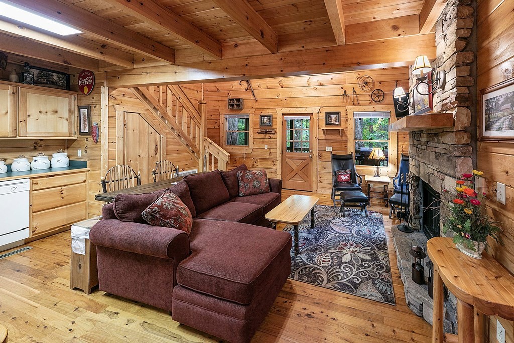 3613 Cove Mountain Road Pigeon Forge, TN 37862 - Photo 4 of 29 Gallery Image 4