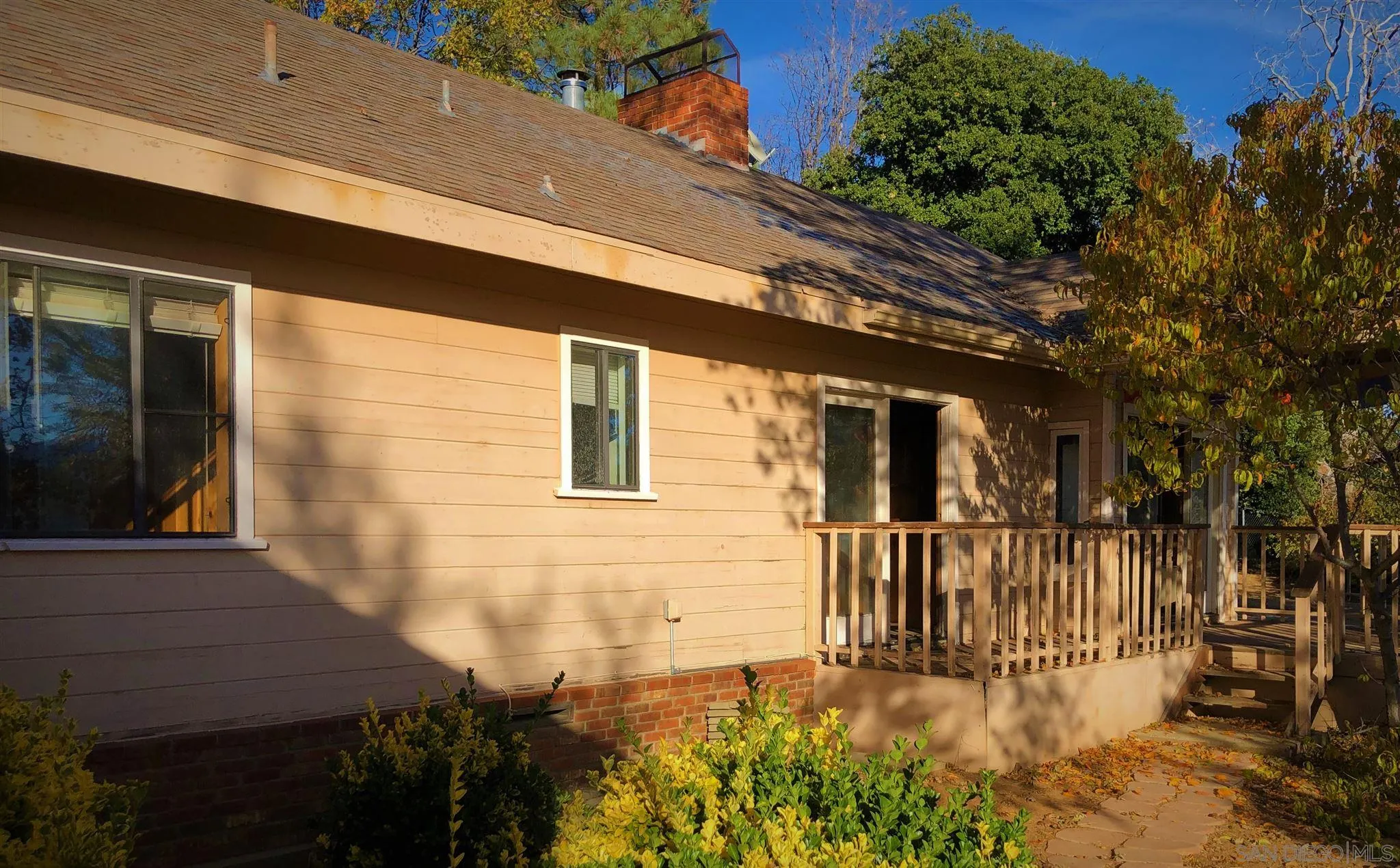 4824 Pine Ridge Way Julian, CA 92036 - Photo 24 of 25 a front view of a house with a yard