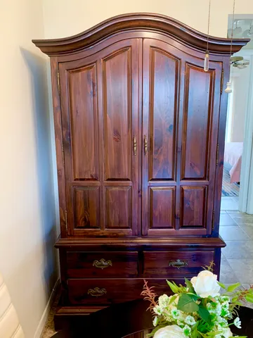 a view of a workspace with furniture