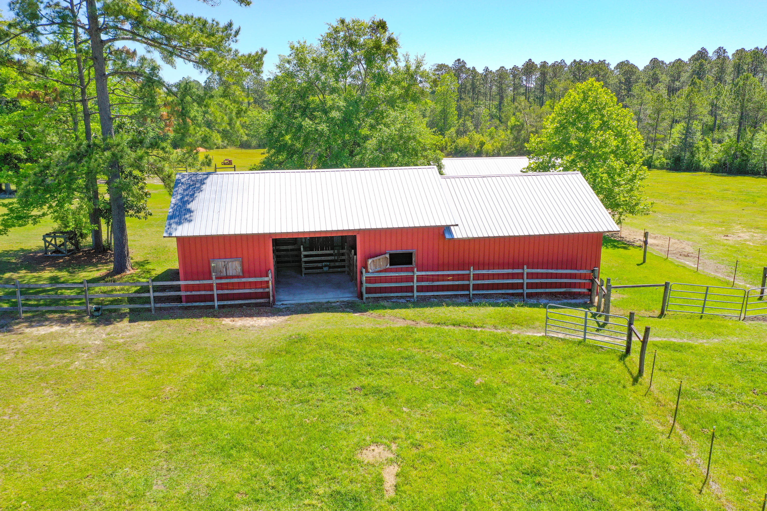 730 McLendon Road DeFuniak Springs, FL 32433 - Photo 45 of 56 Barn w/Three Horse Stalls