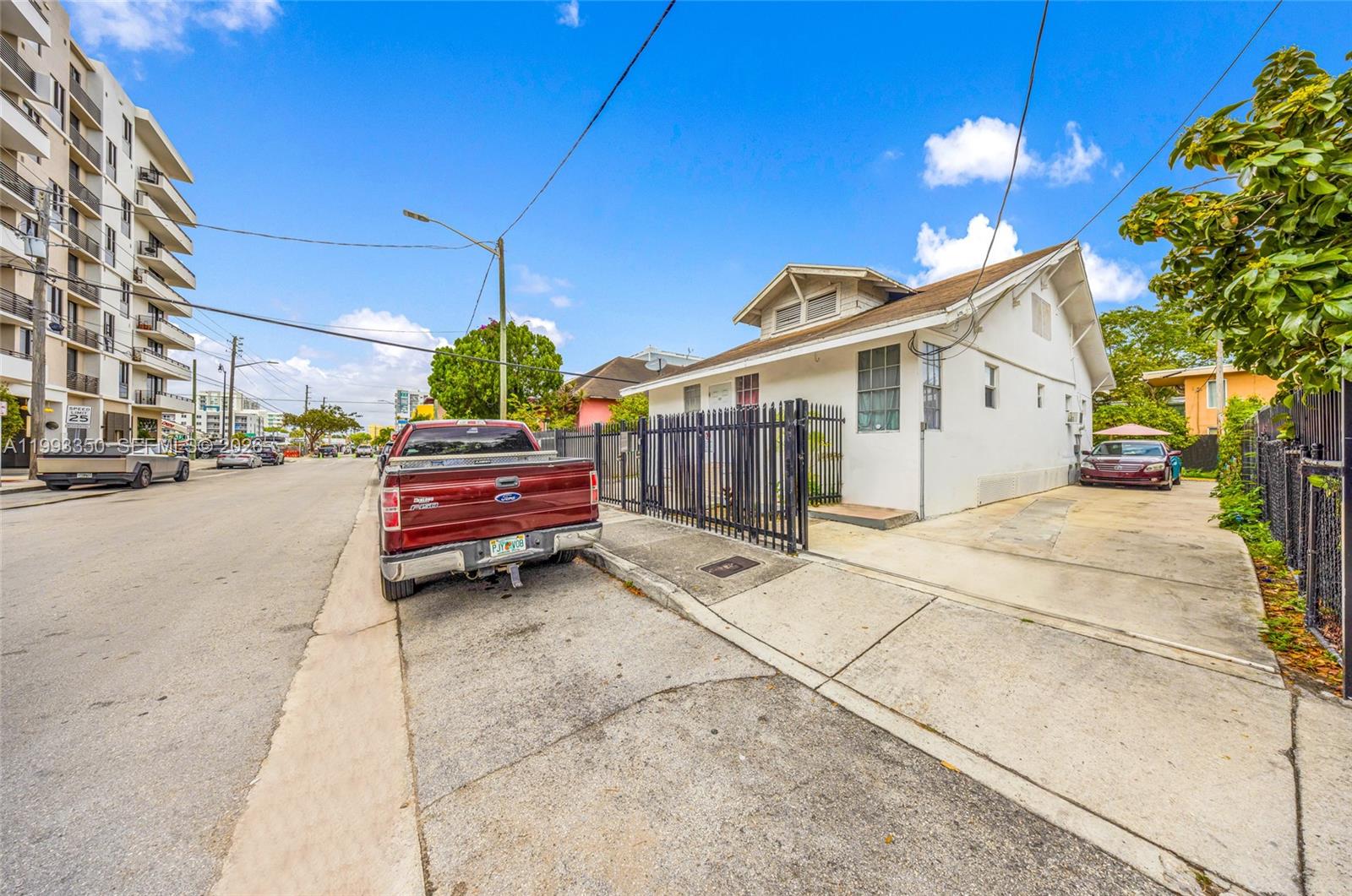 127 Southwest 7th Avenue Miami, FL 33130 - Photo 6 of 6 a house view with a outdoor space