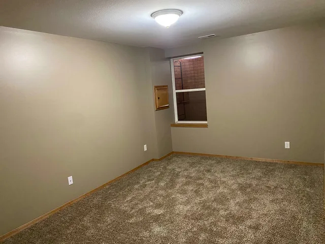 $225,000 | 744 East Greenwood Court, Haysville, KS 67060