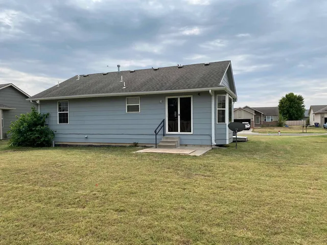 $225,000 | 744 East Greenwood Court, Haysville, KS 67060