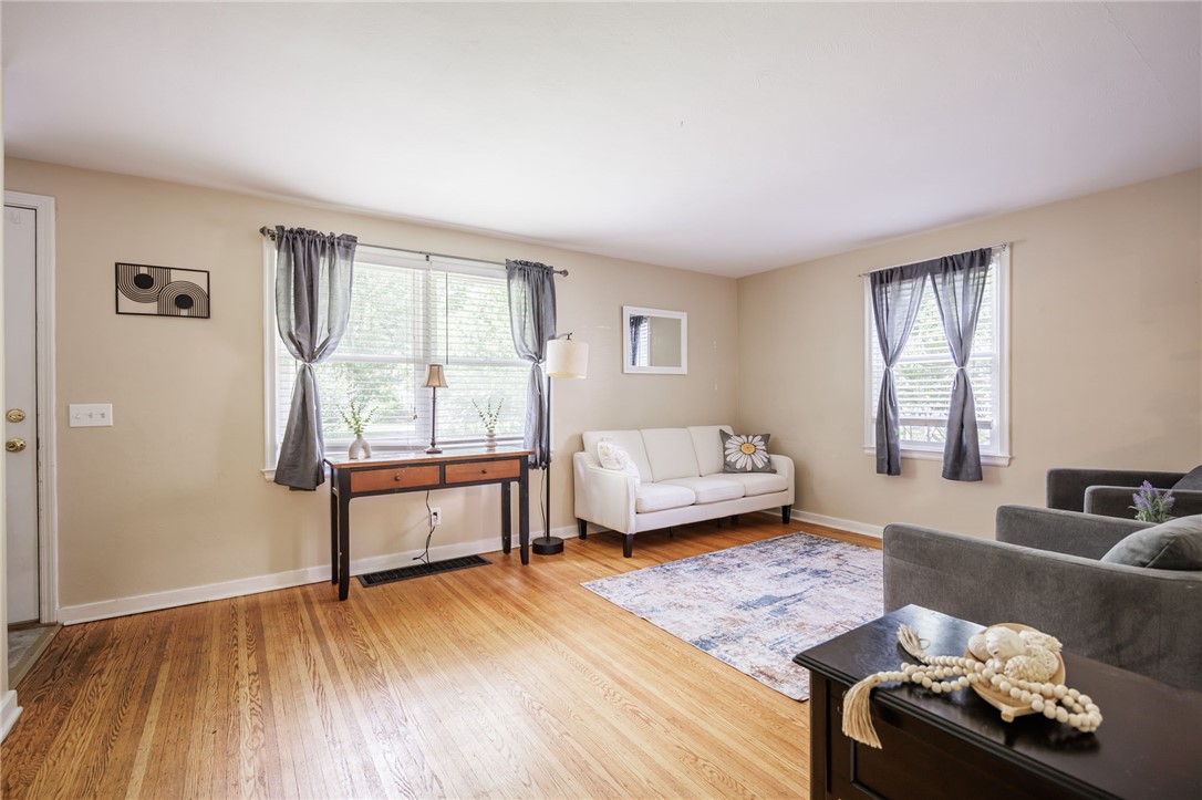 204 Fairfax Road Rochester, NY 14609 - Photo 11 of 35