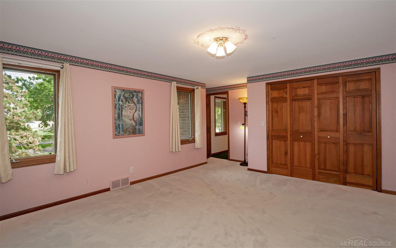 987 Lake Shore Road Grosse Pointe Shores, MI 48236 - Photo 38 of 54