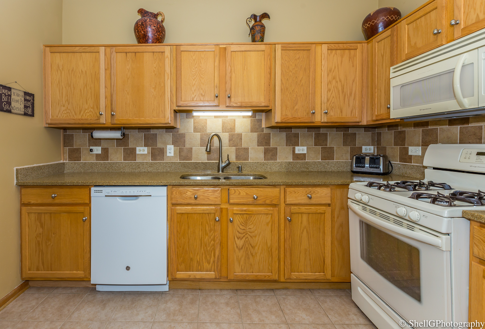 239 Clover Ridge Drive Lockport, IL 60441 - Photo 5 of 16