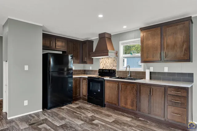 $52,000 | 3770 Park Drive, Unit C16, Meriden, KS 66512