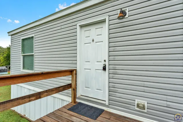 $52,000 | 3770 Park Drive, Unit C16, Meriden, KS 66512