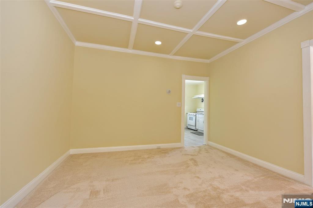 52 Central Avenue Butler, NJ 07405 - Photo 7 of 34