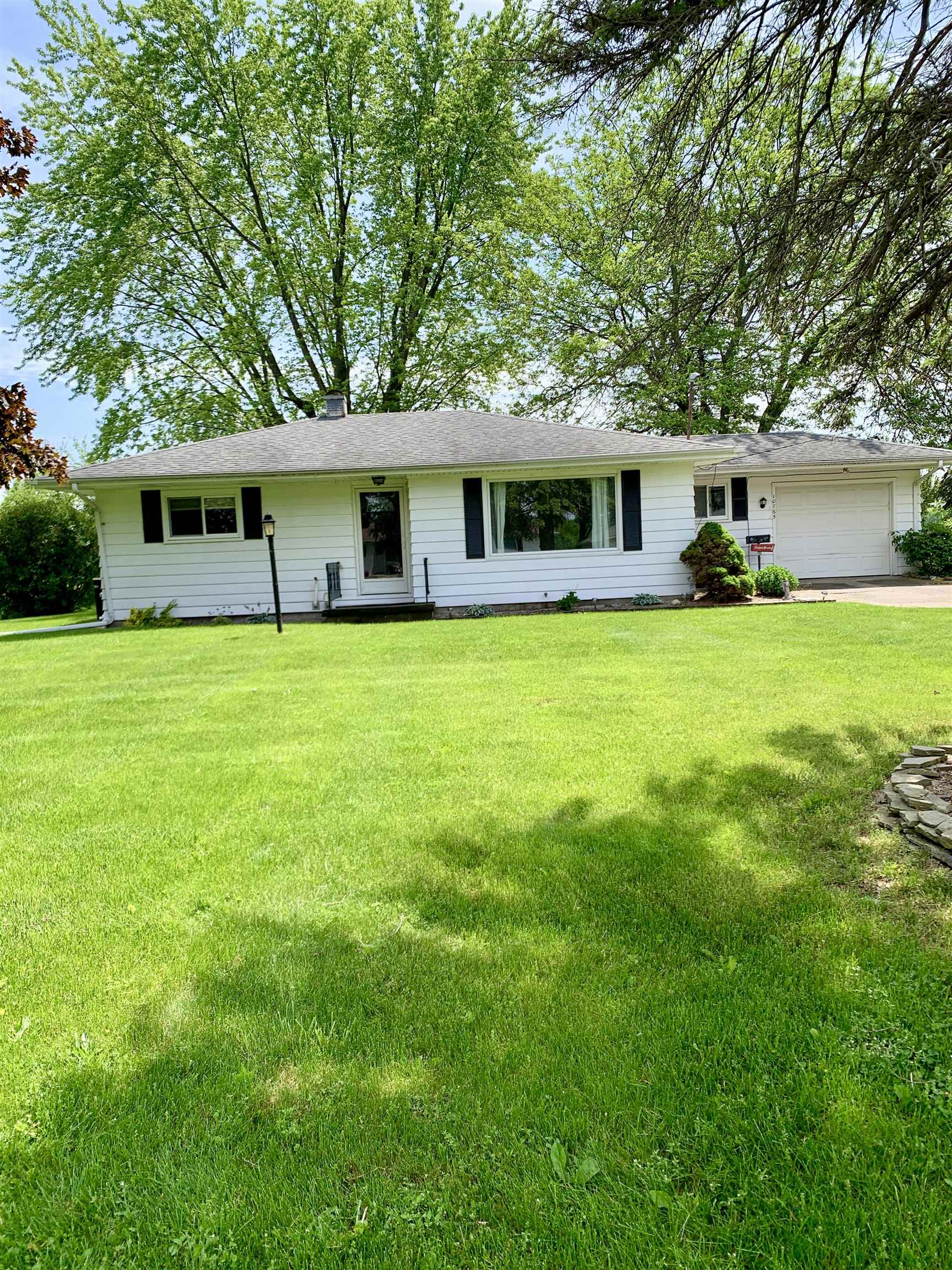 10765 Peet Road Chesaning, MI 48616 - Photo 1 of 34